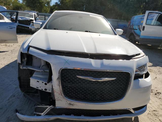 Photo 5 from auction – 2017 CHRYSLER 300 LIMITE with VIN 2C3CCAAG1HH665037