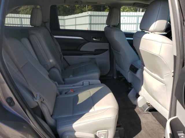 Photo 11 from auction – 2018 TOYOTA HIGHLANDER with VIN 5TDKZRFH3JS548010