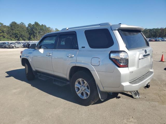 Photo 2 from auction – 2018 TOYOTA 4RUNNER SR with VIN JTEZU5JR9J5170041