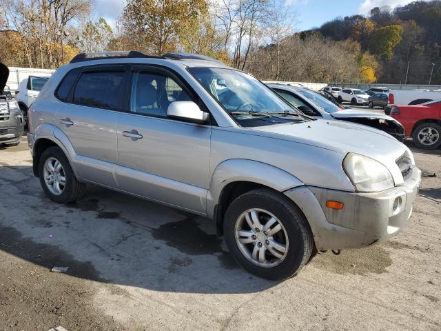 Photo 4 from auction – 2007 HYUNDAI TUCSON SE with VIN KM8JN72D97U674628