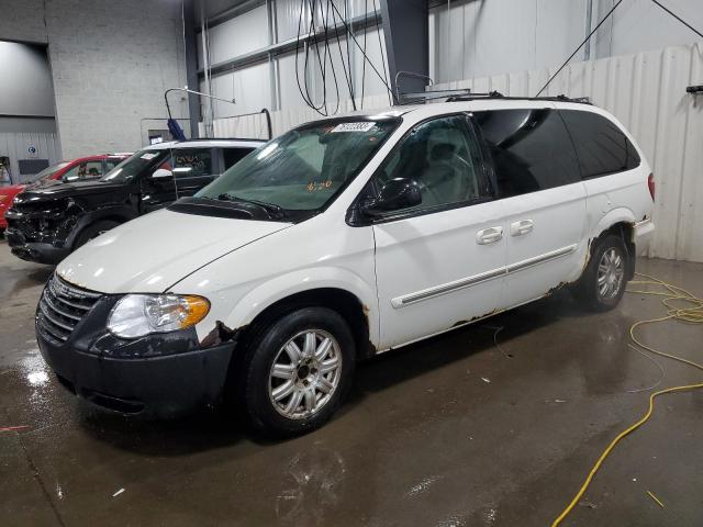 CHRYSLER TOWN & COU 2005 with VIN 2C4GP54L25R166545 - Photo from auction