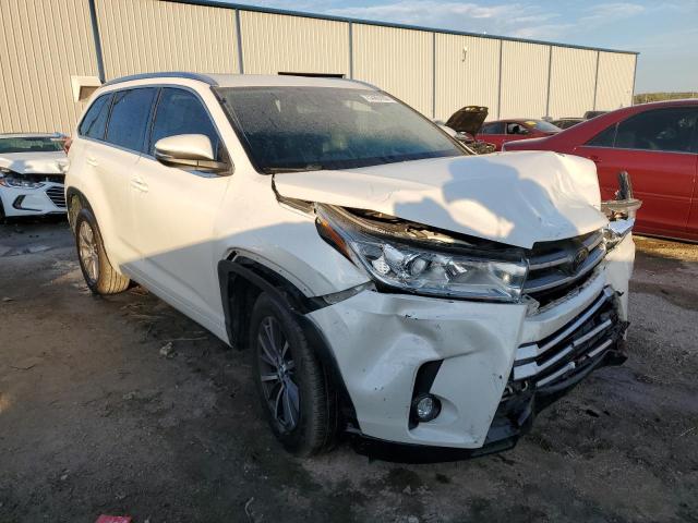 Photo 4 from auction – 2018 TOYOTA HIGHLANDER with VIN 5TDKZRFH2JS529903
