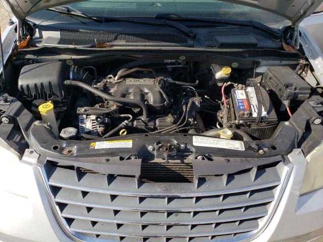Photo 12 from auction – 2010 CHRYSLER TOWN & COU with VIN 2A4RR5D17AR305428