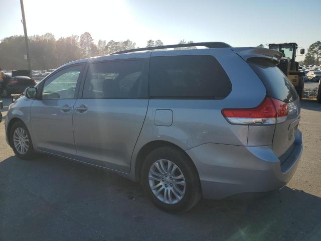 Photo 2 from auction – 2011 TOYOTA SIENNA XLE with VIN 5TDYK3DC2BS071008