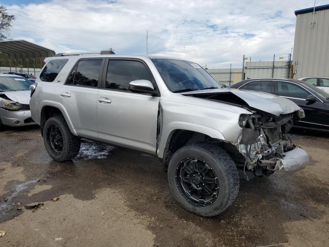 Photo 4 from auction – 2019 TOYOTA 4RUNNER SR with VIN JTEBU5JR9K5624856