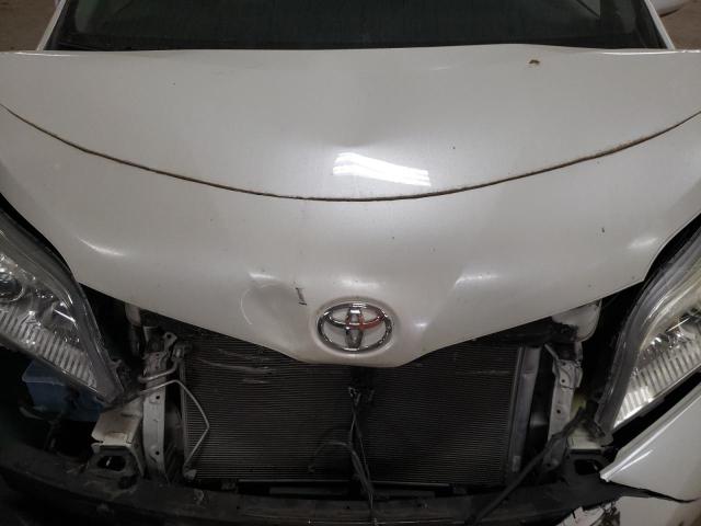 Photo 12 from auction – 2011 TOYOTA SIENNA XLE with VIN 5TDYK3DC8BS044671