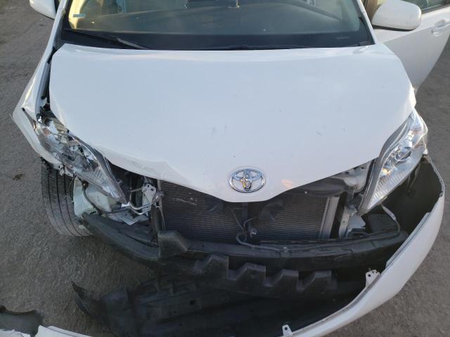 Photo 11 from auction – 2017 TOYOTA SIENNA LE with VIN 5TDKZ3DC4HS878642