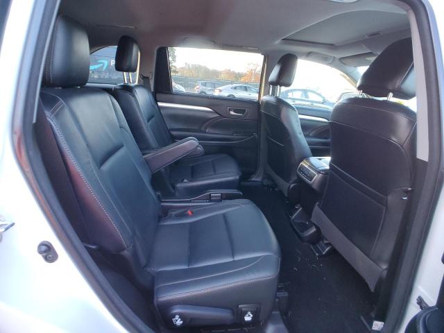Photo 11 from auction – 2018 TOYOTA HIGHLANDER with VIN 5TDJZRFH0JS522864