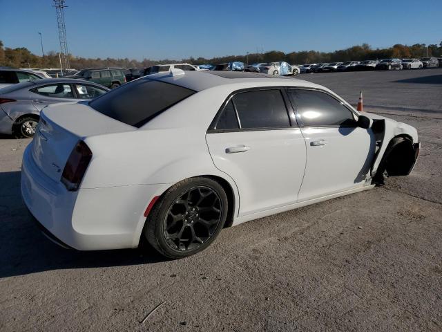 Photo 3 from auction – 2015 CHRYSLER 300 S with VIN 2C3CCABG0FH882204