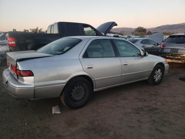 Photo 3 from auction – 2001 TOYOTA CAMRY CE with VIN 4T1BG22K01U060137