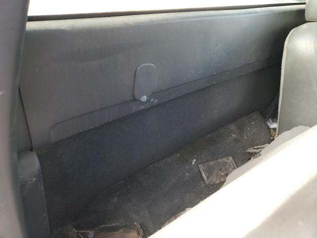 Photo 10 from auction – 2000 CHEVROLET SILVERADO with VIN 1GCEC14W6YZ142944