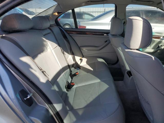 Photo 10 from auction – 2005 BMW 325 I with VIN WBAET37465NJ87212