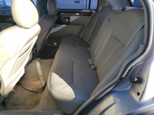 Photo 10 from auction – 2003 LINCOLN TOWN CAR C with VIN 1LNHM83W03Y617700