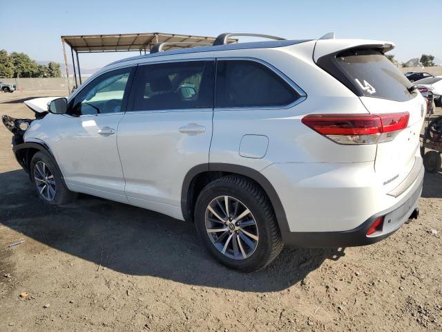 Photo 2 from auction – 2017 TOYOTA HIGHLANDER with VIN 5TDKZRFH7HS511519