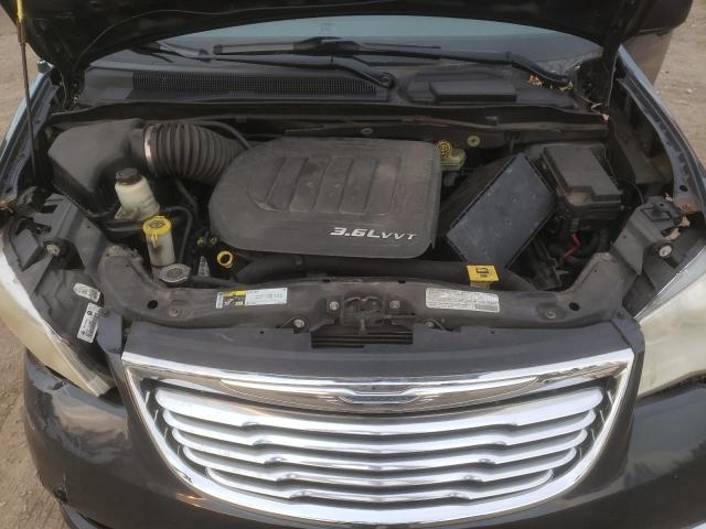 Photo 11 from auction – 2013 CHRYSLER TOWN & COU with VIN 2C4RC1BG5DR745708