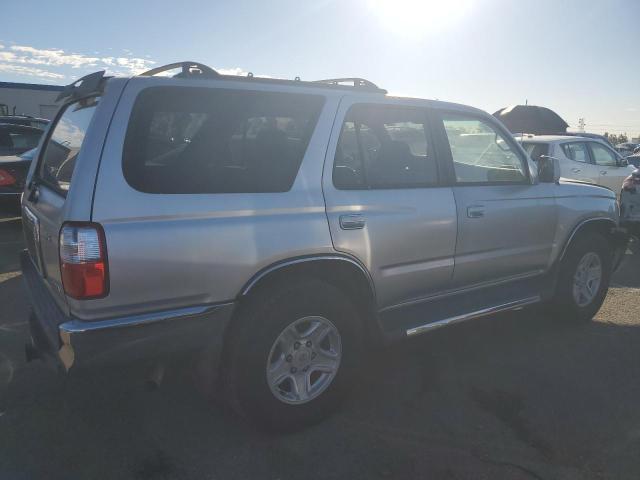 Photo 3 from auction – 2002 TOYOTA 4RUNNER SR with VIN JT3GN86R020245697