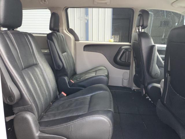 Photo 11 from auction – 2014 CHRYSLER TOWN & COU with VIN 2C4RC1BG3ER156089