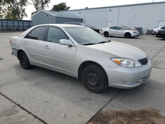 Photo 4 from auction – 2004 TOYOTA CAMRY LE with VIN 4T1BE30K74U277994