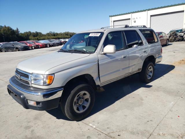 TOYOTA 4RUNNER SR 2000 with VIN JT3GN86R9Y0179868 - Photo from auction