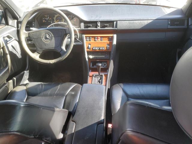 Photo 8 from auction – 1995 MERCEDES-BENZ E 320 BASE with VIN WDBEA32E1SC219756