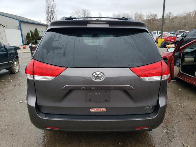 Photo 6 from auction – 2011 TOYOTA SIENNA XLE with VIN 5TDYK3DC8BS115030
