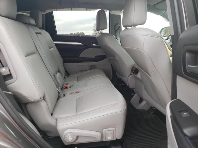 Photo 10 from auction – 2018 TOYOTA HIGHLANDER with VIN 5TDJZRFH9JS898334
