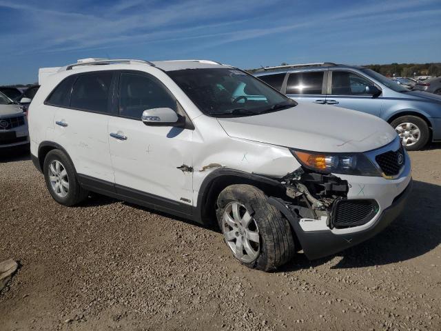 Photo 4 from auction – 2013 KIA SORENTO LX with VIN 5XYKTDA20DG336044