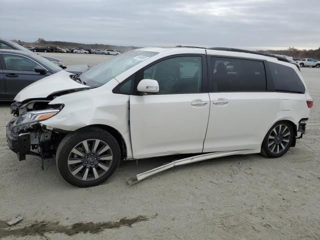 TOYOTA SIENNA XLE 2018 with VIN 5TDYZ3DC8JS956811 - Photo from auction