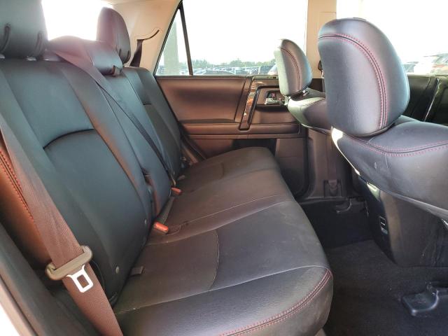 Photo 11 from auction – 2018 TOYOTA 4RUNNER SR with VIN JTEBU5JR3J5535864