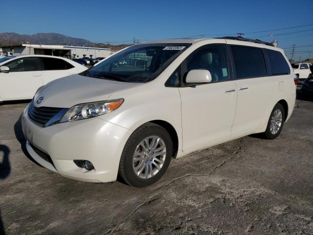 TOYOTA SIENNA XLE 2015 with VIN 5TDYK3DC5FS632565 - Photo from auction