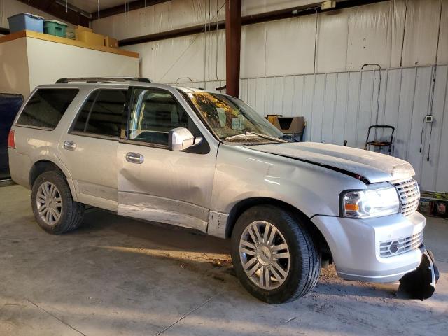 Photo 4 from auction – 2010 LINCOLN NAVIGATOR with VIN 5LMJJ2J56AEJ02326