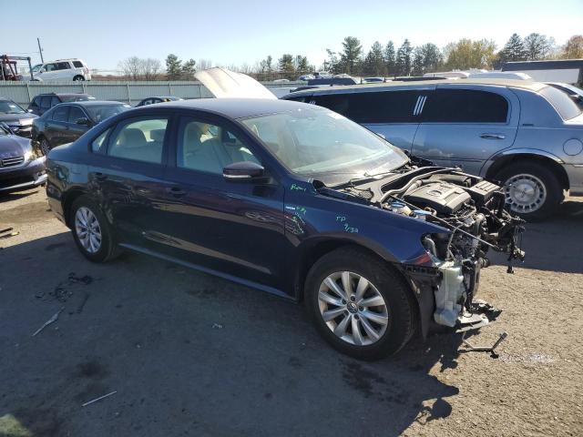 Photo 4 from auction – 2015 VOLKSWAGEN PASSAT S with VIN 1VWAT7A37FC043820