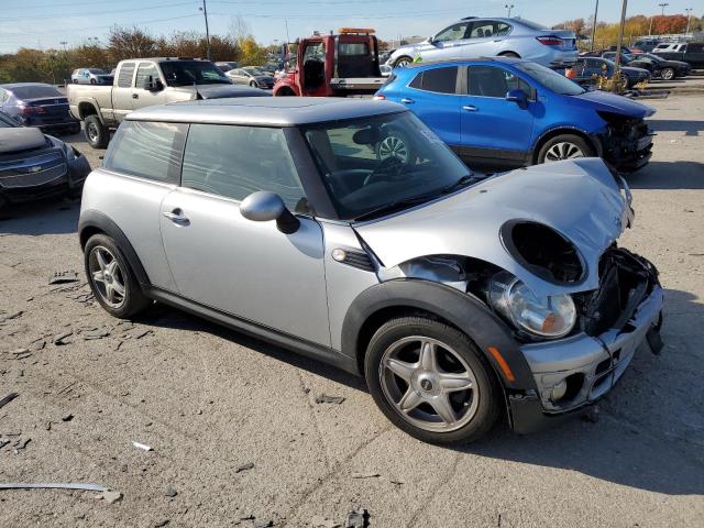 Photo 4 from auction – 2010 MINI COOPER with VIN WMWMF3C52ATU79298