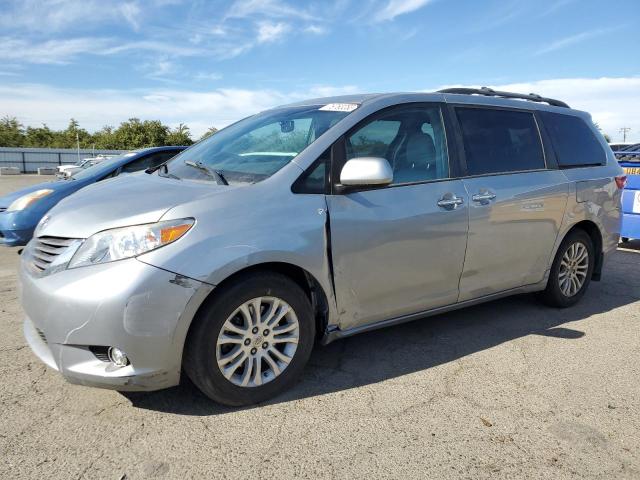 TOYOTA SIENNA XLE 2017 with VIN 5TDYZ3DC2HS833919 - Photo from auction