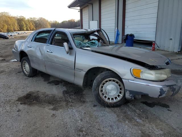 Photo 4 from auction – 2000 LINCOLN TOWN CAR E with VIN 1LNHM81W0YY831001
