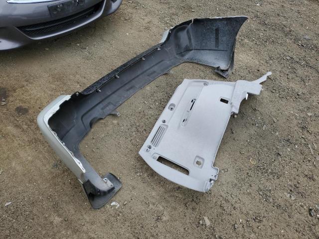 Photo 13 from auction – 2005 TOYOTA HIGHLANDER with VIN JTEEP21A450076134