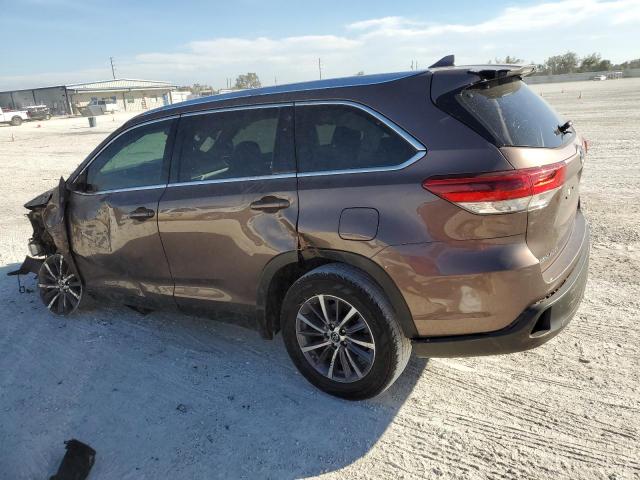 Photo 2 from auction – 2019 TOYOTA HIGHLANDER with VIN 5TDKZRFH6KS340138