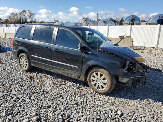 Photo 4 from auction – 2015 CHRYSLER TOWN & COU with VIN 2C4RC1BG5FR609954