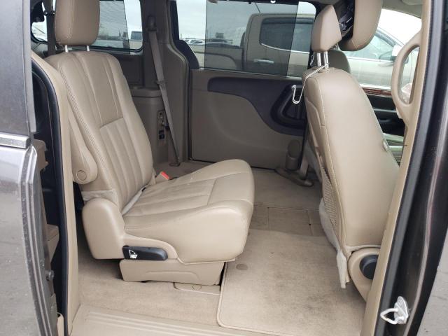 Photo 11 from auction – 2015 CHRYSLER TOWN & COU with VIN 2C4RC1BG3FR582835