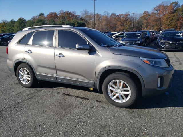 Photo 4 from auction – 2014 KIA SORENTO LX with VIN 5XYKTDA69EG433604