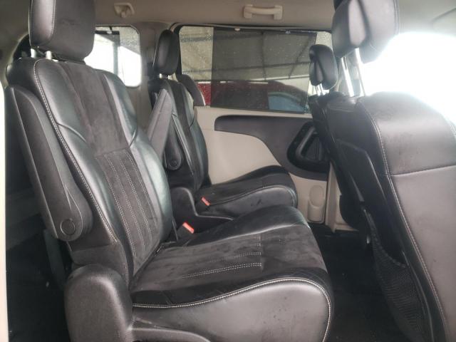 Photo 11 from auction – 2014 CHRYSLER TOWN & COU with VIN 2C4RC1CG8ER248491