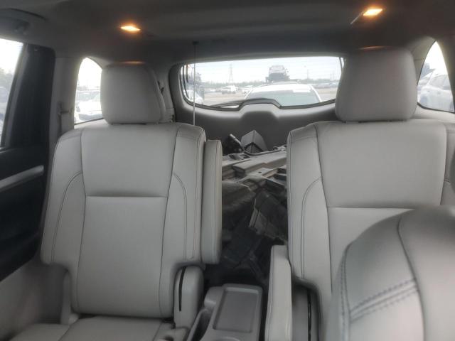 Photo 10 from auction – 2018 TOYOTA HIGHLANDER with VIN 5TDKZRFH6JS544792