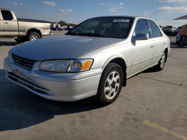 TOYOTA CAMRY CE 2000 with VIN JT2BG22K5Y0516485 - Photo from auction