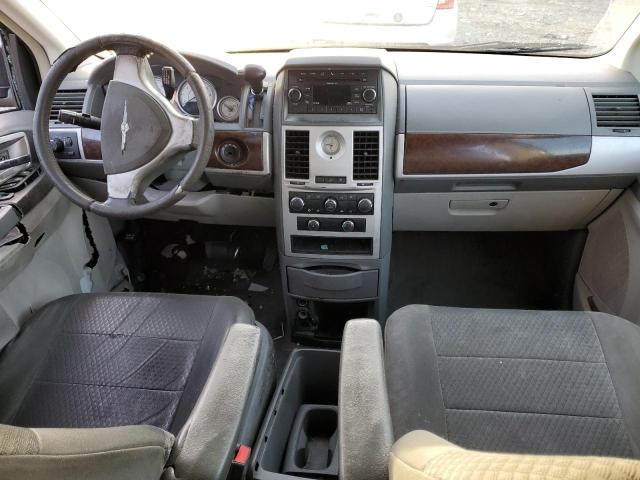 Photo 8 from auction – 2010 CHRYSLER TOWN & COU with VIN 2A4RR5D12AR289249