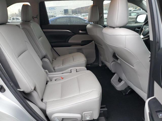 Photo 11 from auction – 2017 TOYOTA HIGHLANDER with VIN 5TDDGRFH1HS028154