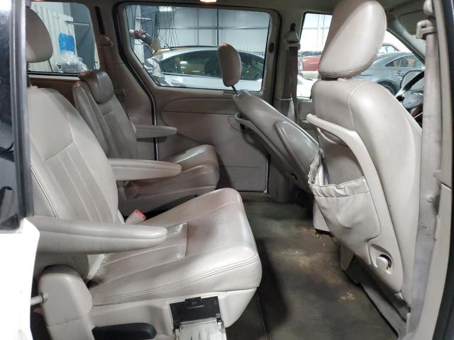 Photo 11 from auction – 2005 CHRYSLER TOWN & COU with VIN 2C4GP54L25R166545
