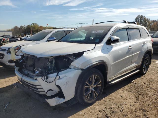 TOYOTA HIGHLANDER 2019 with VIN 5TDBZRFH7KS927397 - Photo from auction
