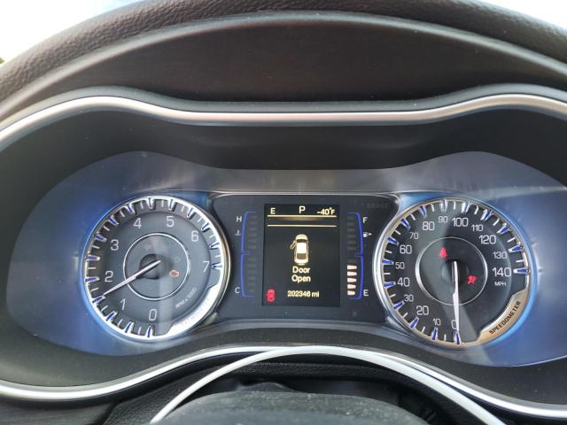 Photo 9 from auction – 2015 CHRYSLER 200 LIMITE with VIN 1C3CCCAB1FN601004