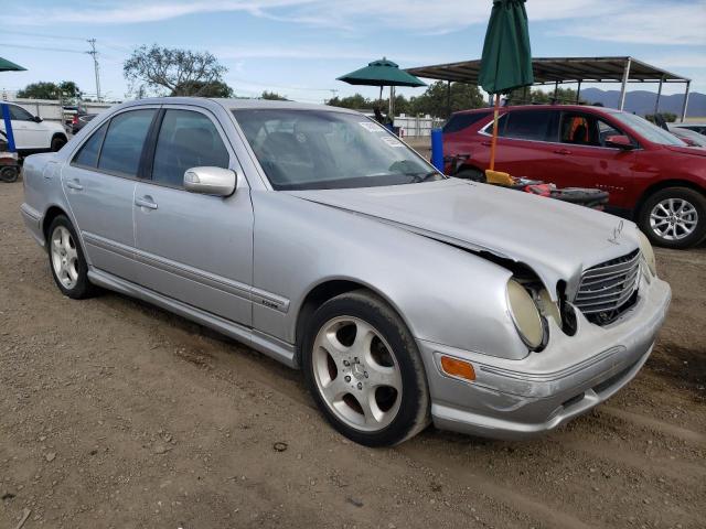 Photo 4 from auction – 2001 MERCEDES-BENZ E 320 with VIN WDBJF65J41B320837