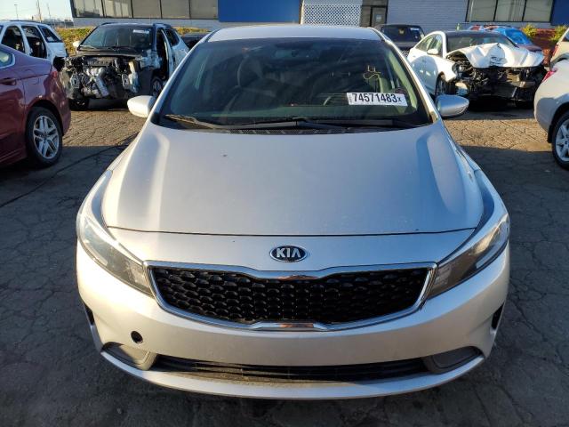 Photo 5 from auction – 2017 KIA FORTE LX with VIN 3KPFK4A76HE095481